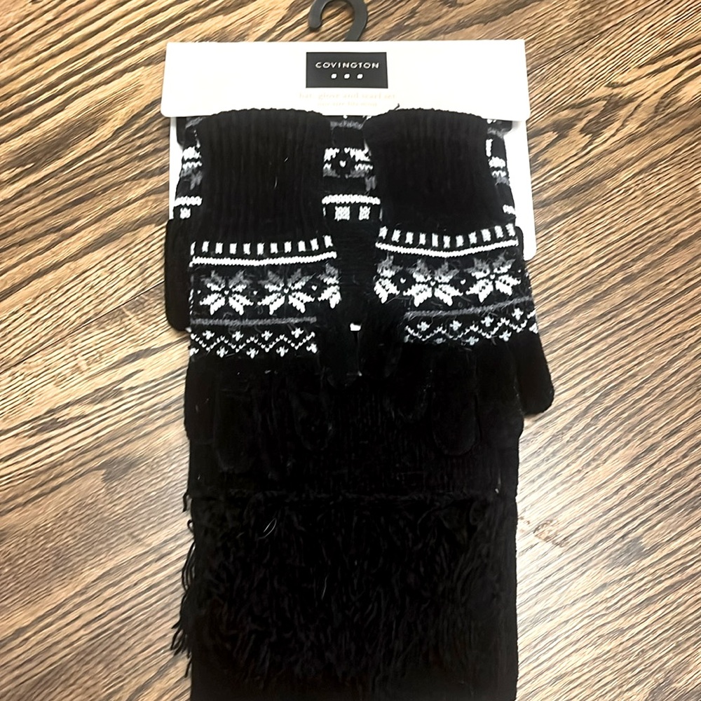 NWT Covington hat, glove, and scarf set.